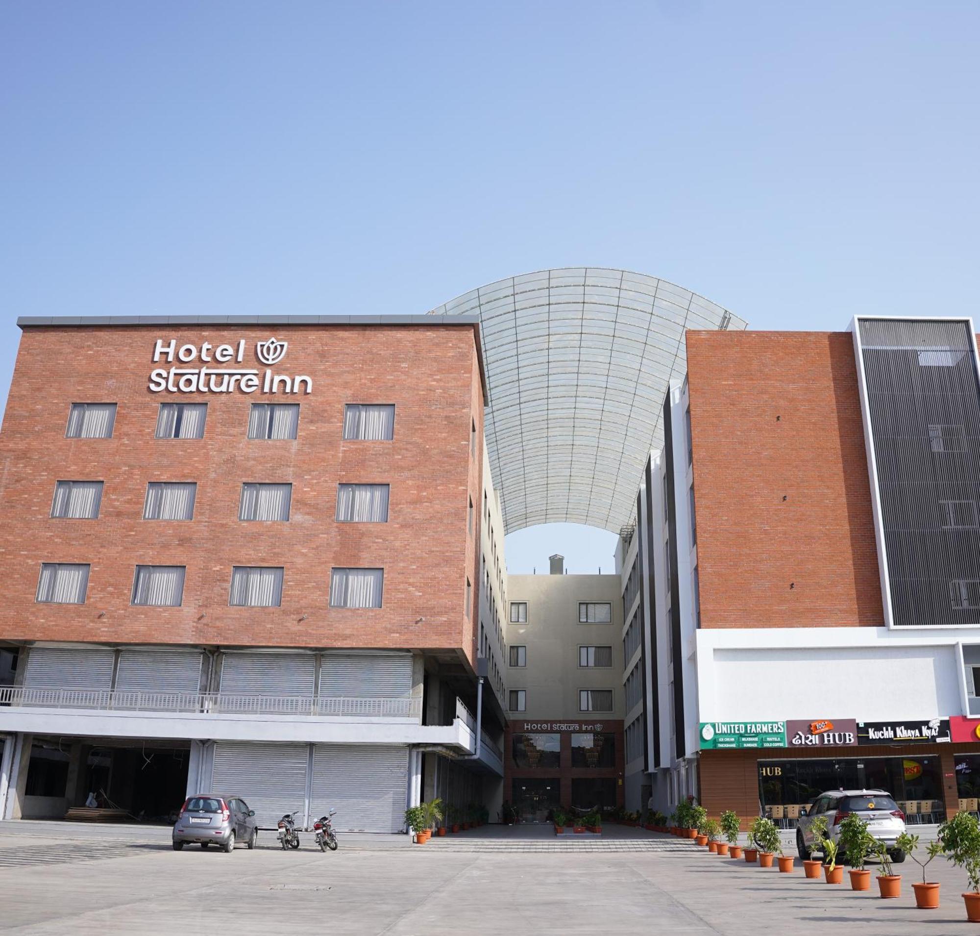 Hotel Stature Inn Kevadia Exterior photo